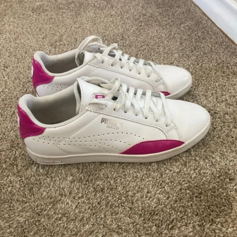Puma Women's White and Pink Sneakers - Picture 3 of 10